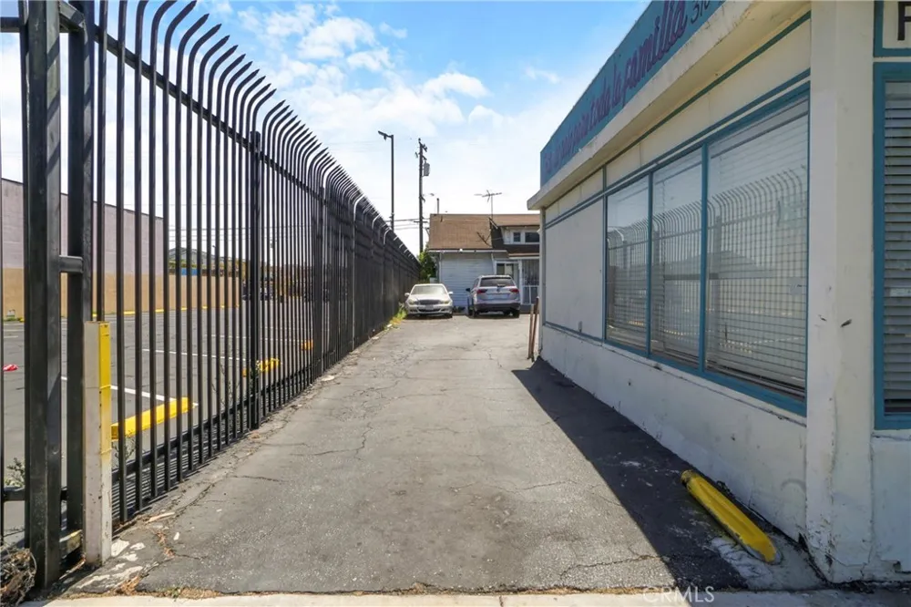 11850 Hawthorne Blvd Hawthorne, CA 90250
