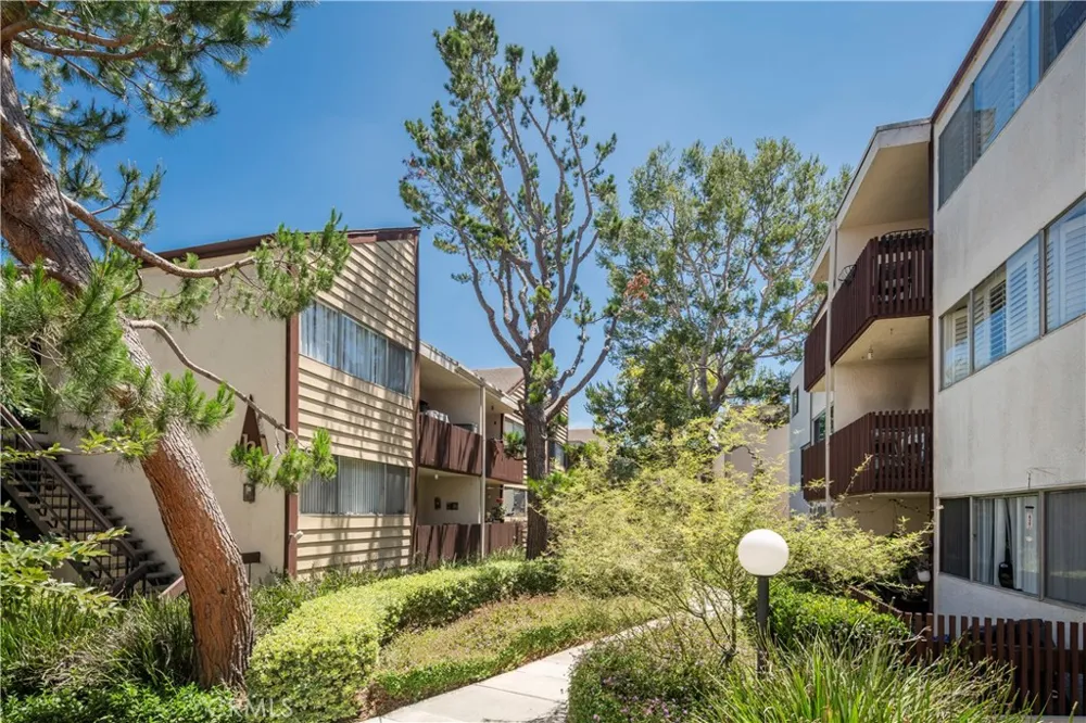 6000 Canterbury Drive #D113 Culver City, CA 90230