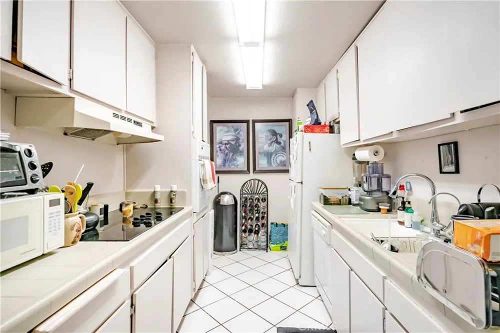 6000 Canterbury Drive #D113 Culver City, CA 90230
