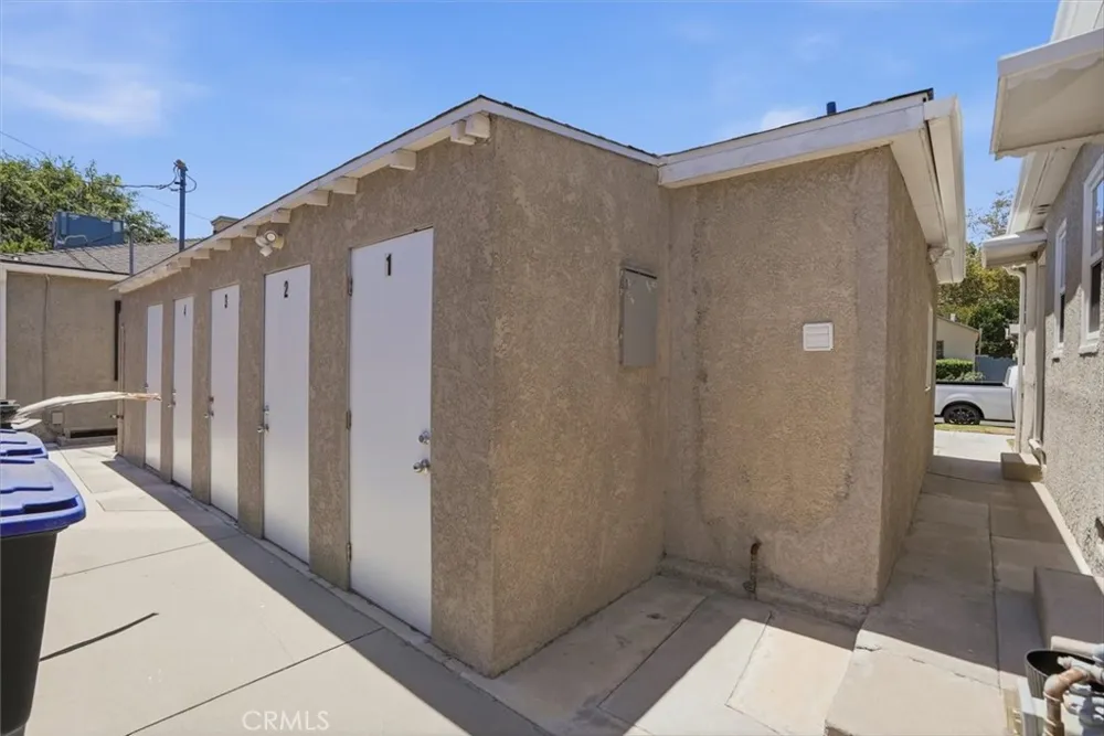 1004 W Clark Burbank, CA 91506