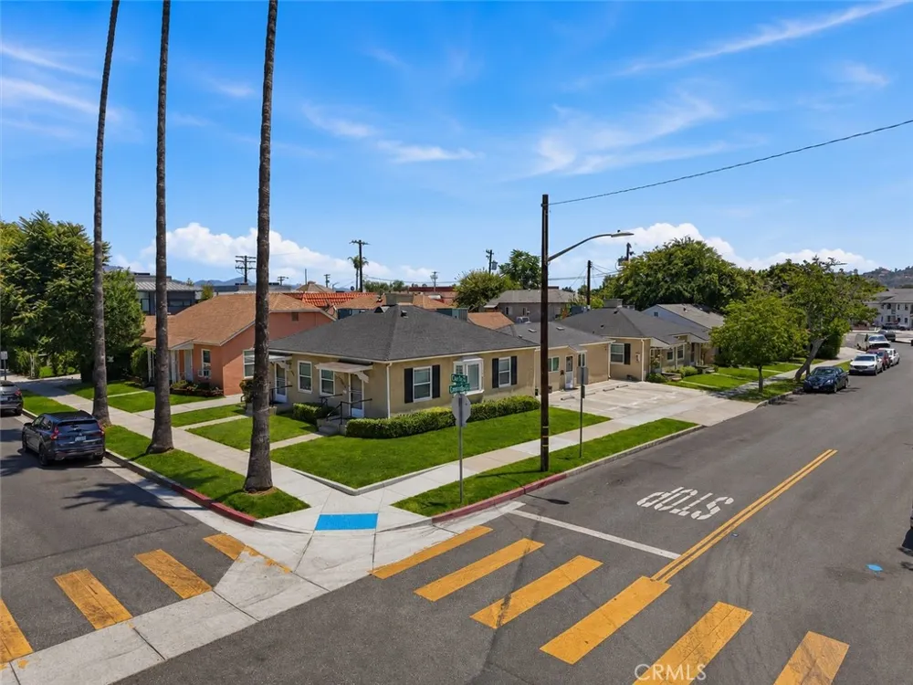 1004 W Clark Burbank, CA 91506