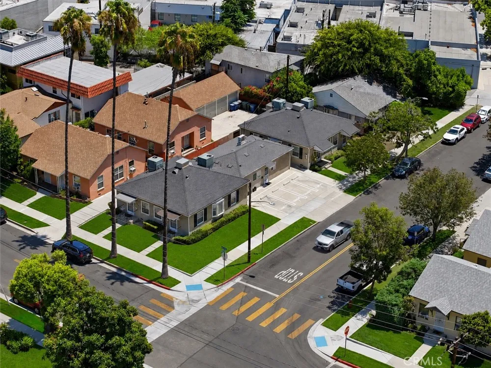 1004 W Clark Burbank, CA 91506