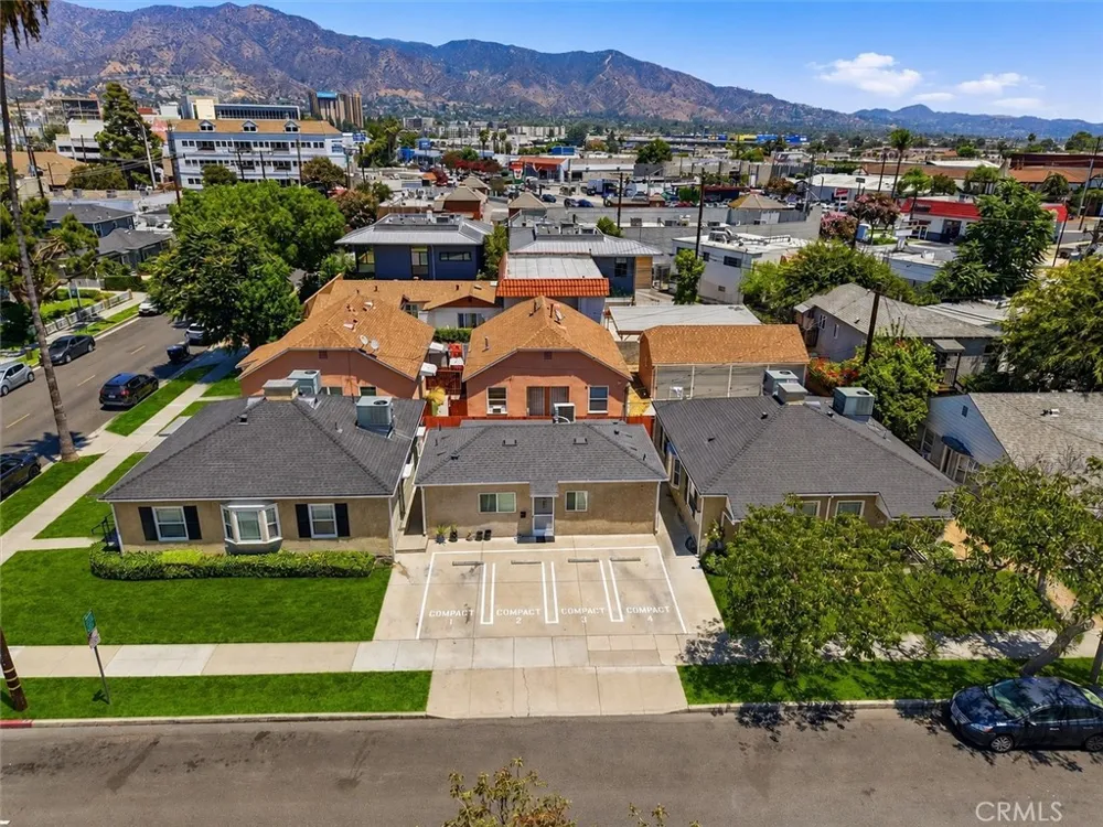1004 W Clark Burbank, CA 91506
