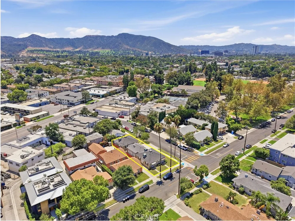 1004 W Clark Burbank, CA 91506