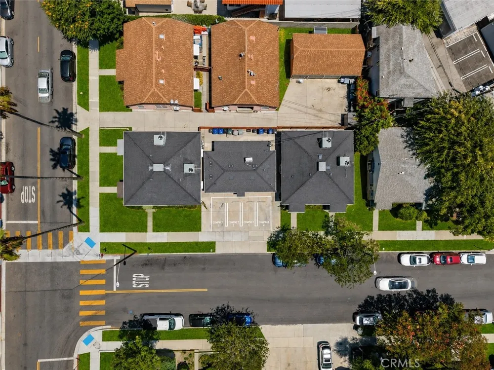1004 W Clark Burbank, CA 91506