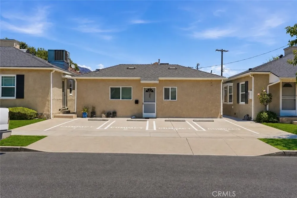 1004 W Clark Burbank, CA 91506