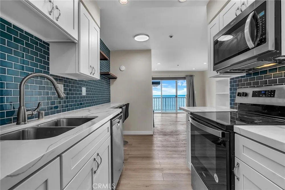 535 Esplanade #111 Redondo Beach, CA 90277