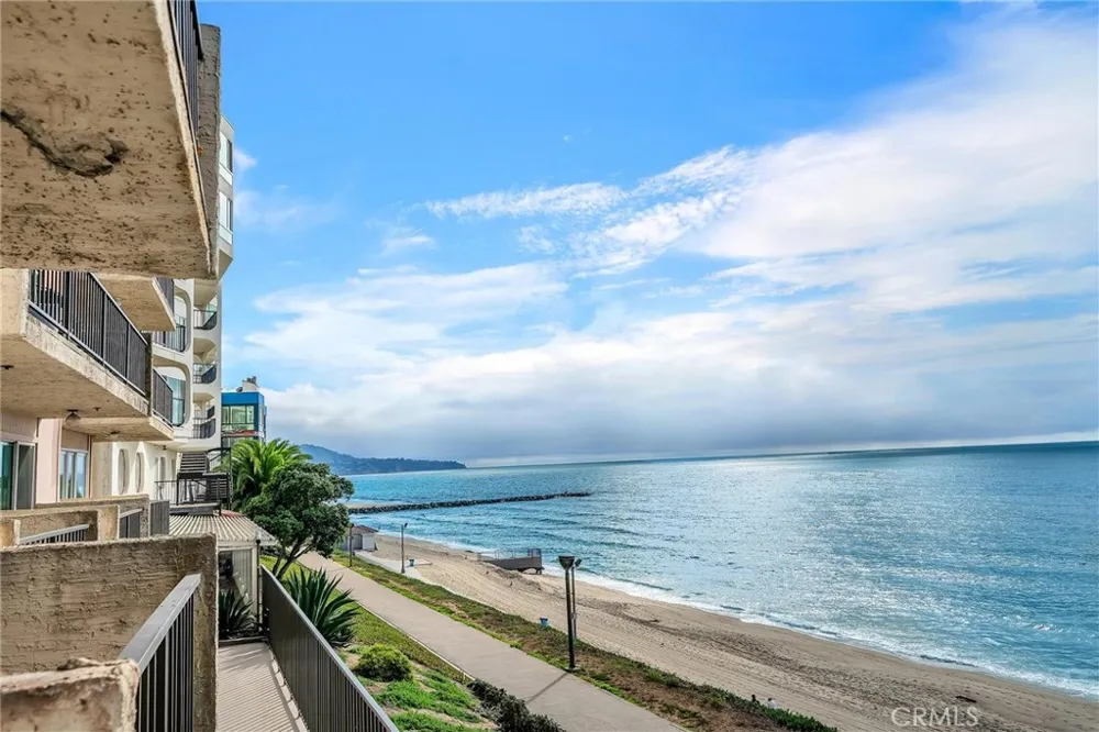 535 Esplanade #111 Redondo Beach, CA 90277