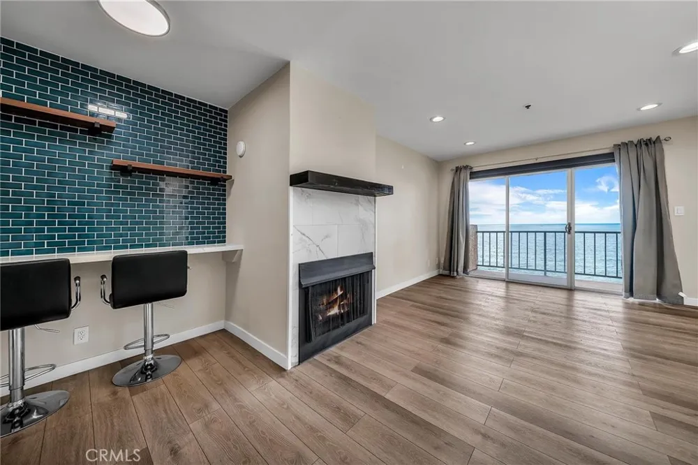 535 Esplanade #111 Redondo Beach, CA 90277