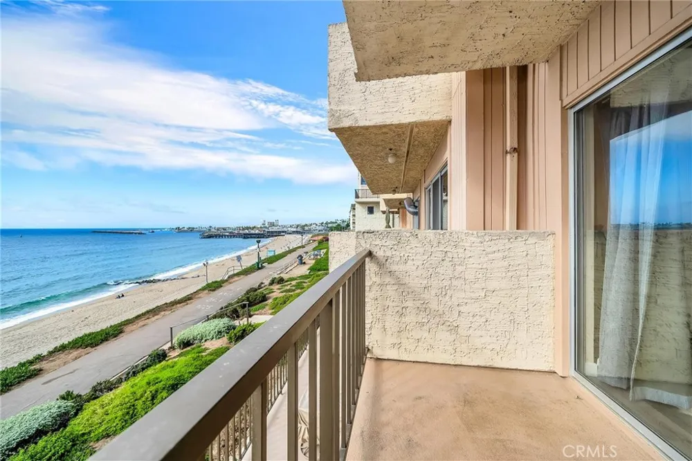 535 Esplanade #111 Redondo Beach, CA 90277