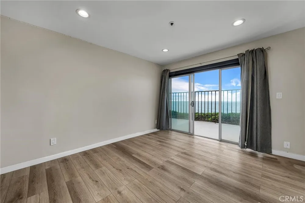 535 Esplanade #111 Redondo Beach, CA 90277
