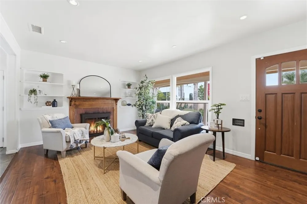 11937 S La Cienega Hawthorne, CA 90250