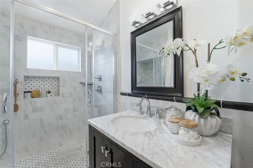 11937 S La Cienega Hawthorne, CA 90250