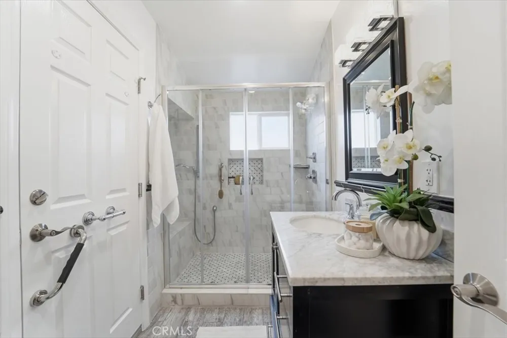 11937 S La Cienega Hawthorne, CA 90250