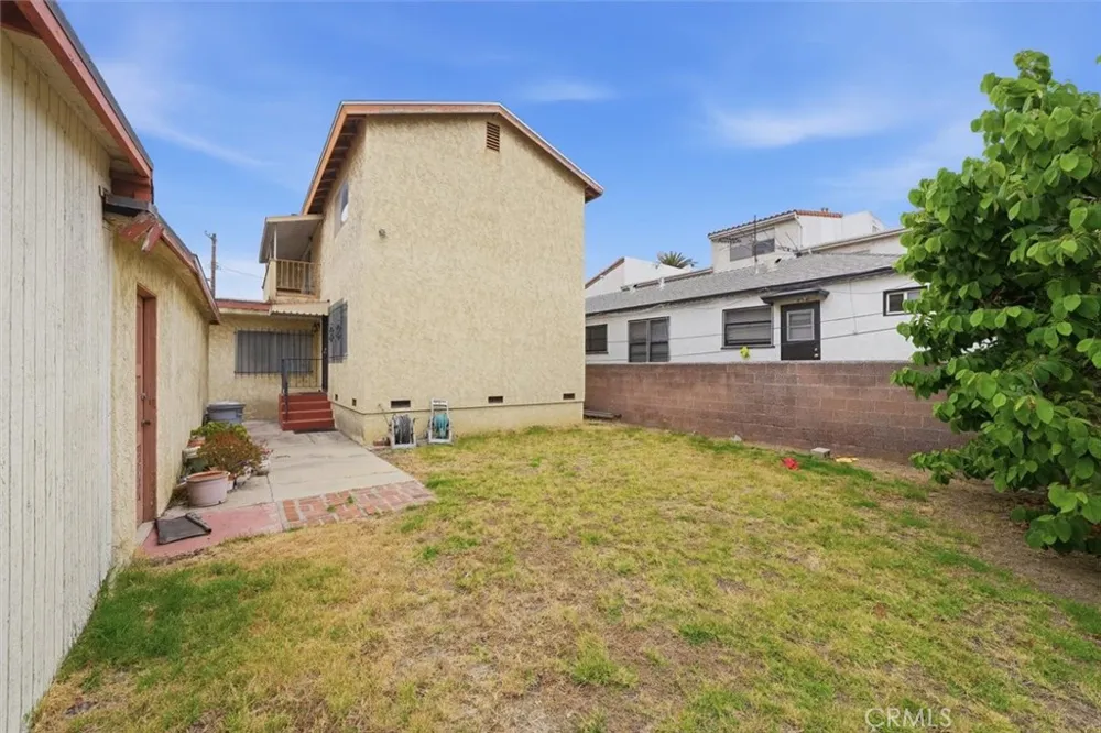 3755 S Bentley Los Angeles, CA 90034