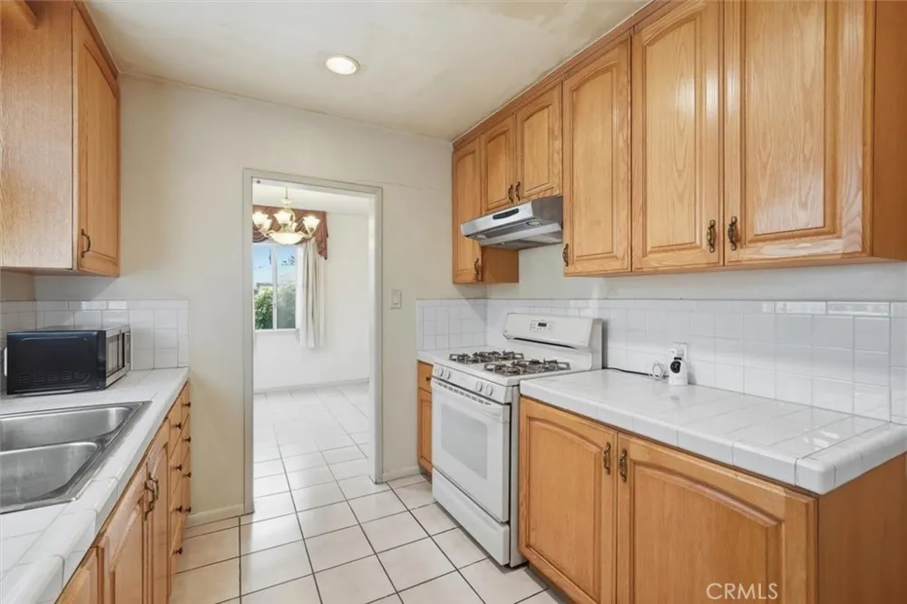 3755 S Bentley Los Angeles, CA 90034