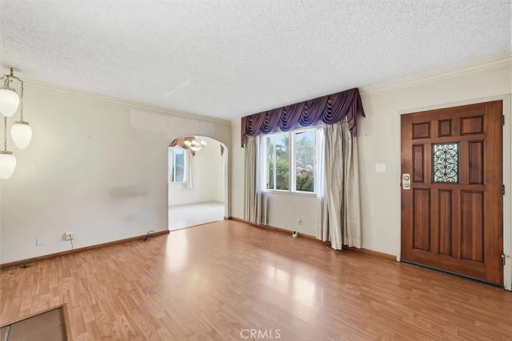 3755 S Bentley Los Angeles, CA 90034