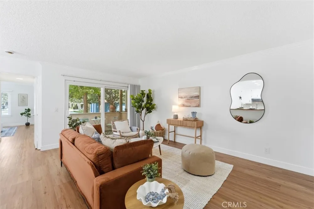 3859 Thorncroft Lane #E Inglewood, CA 90305