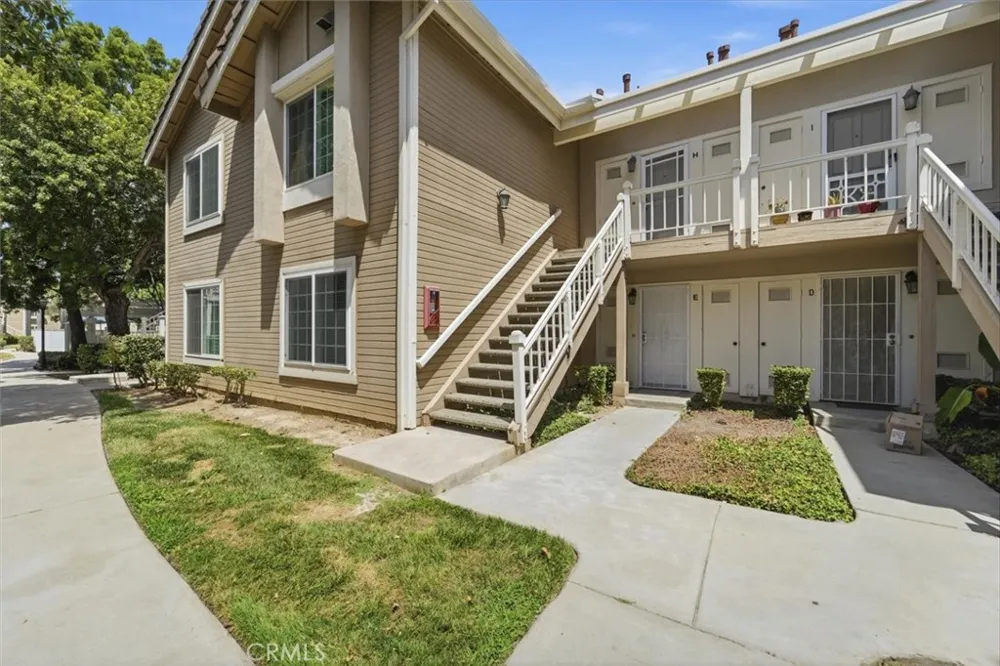 3859 Thorncroft Lane #E Inglewood, CA 90305