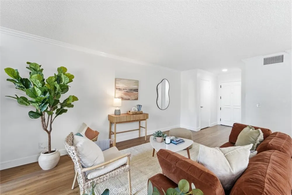 3859 Thorncroft Lane #E Inglewood, CA 90305