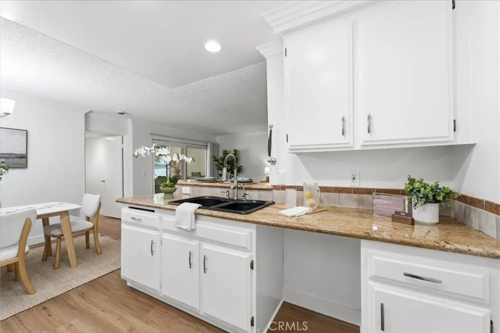 3859 Thorncroft Lane #E Inglewood, CA 90305