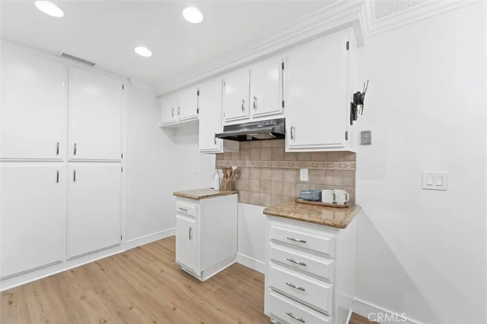 3859 Thorncroft Lane #E Inglewood, CA 90305
