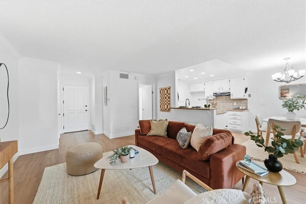 3859 Thorncroft Lane #E Inglewood, CA 90305