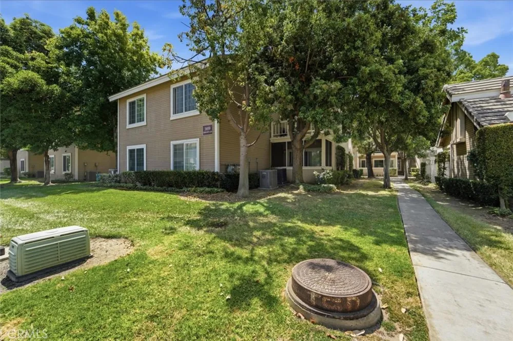 3859 Thorncroft Lane #E Inglewood, CA 90305