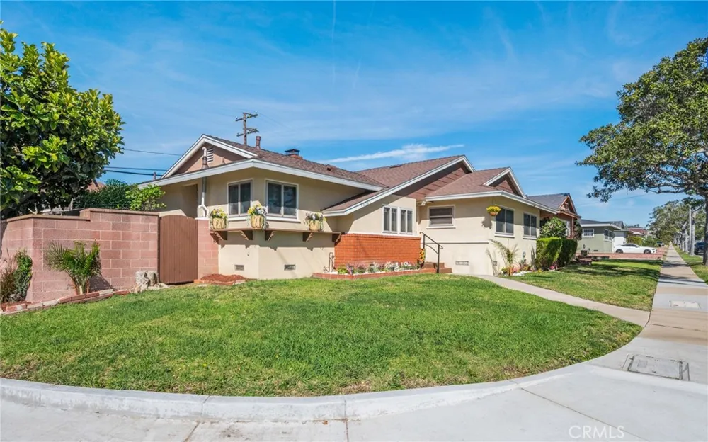 10725 S 8th Avenue Inglewood, CA 90303