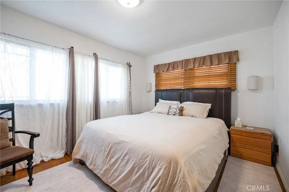 10725 S 8th Avenue Inglewood, CA 90303