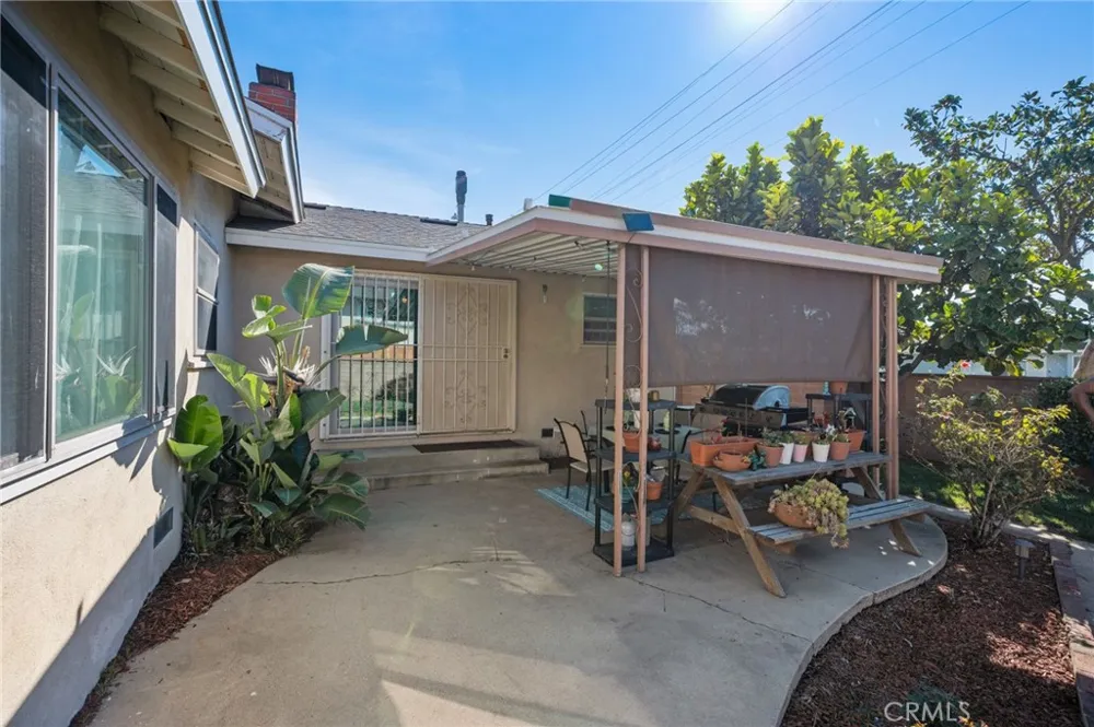 10725 S 8th Avenue Inglewood, CA 90303