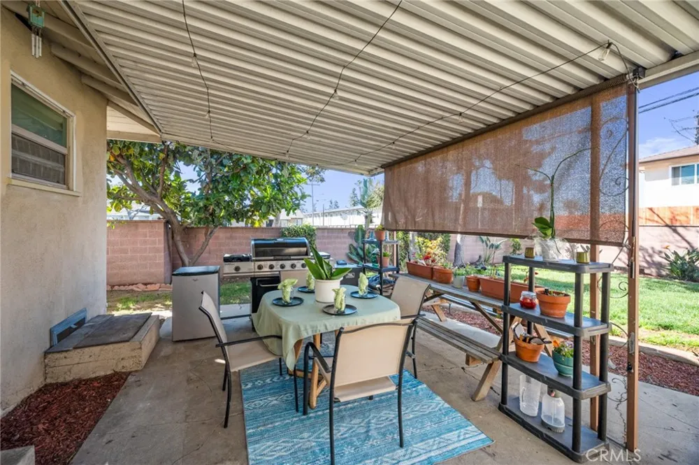 10725 S 8th Avenue Inglewood, CA 90303