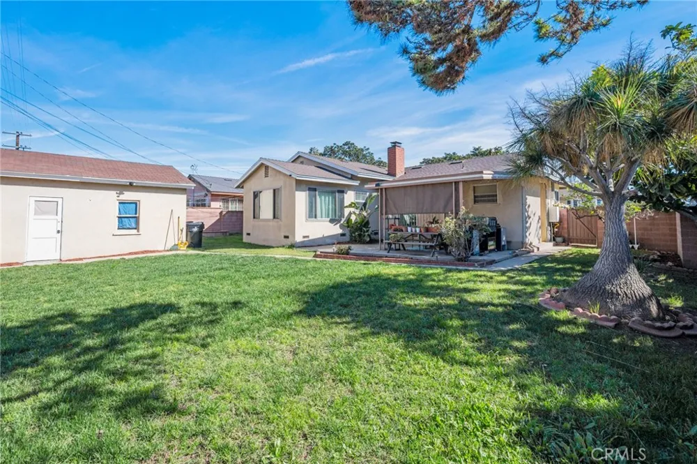 10725 S 8th Avenue Inglewood, CA 90303