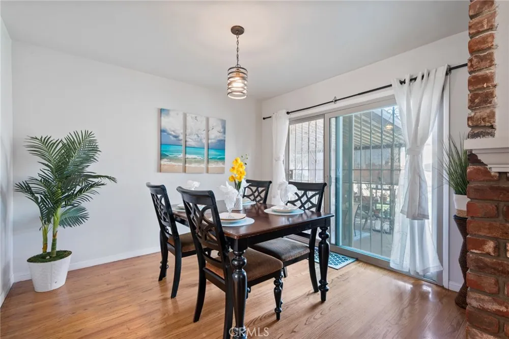 10725 S 8th Avenue Inglewood, CA 90303