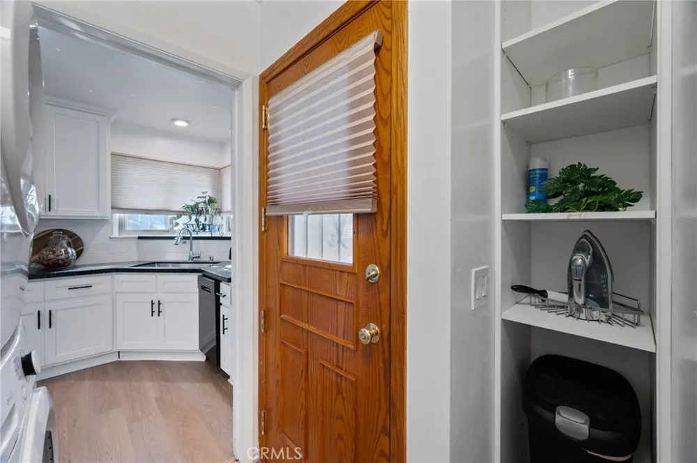10725 S 8th Avenue Inglewood, CA 90303