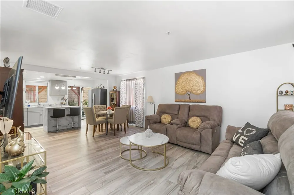 12120 Terra Bella Pacoima, CA 91331
