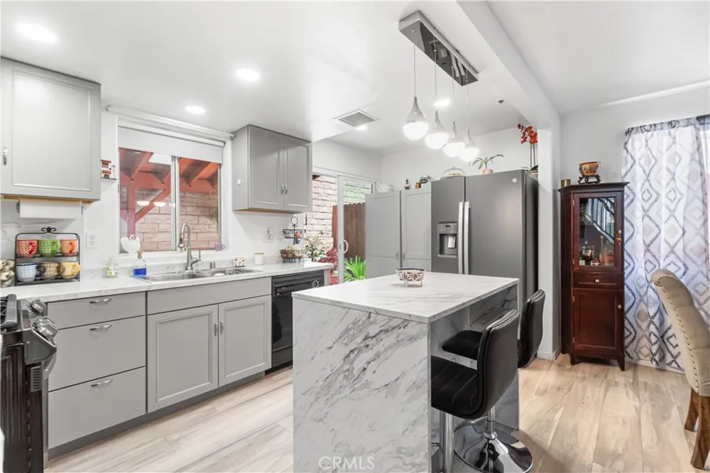 12120 Terra Bella Pacoima, CA 91331