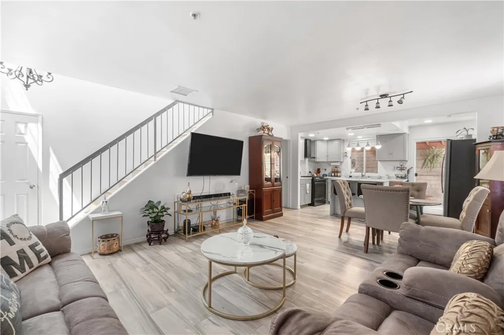 12120 Terra Bella Pacoima, CA 91331