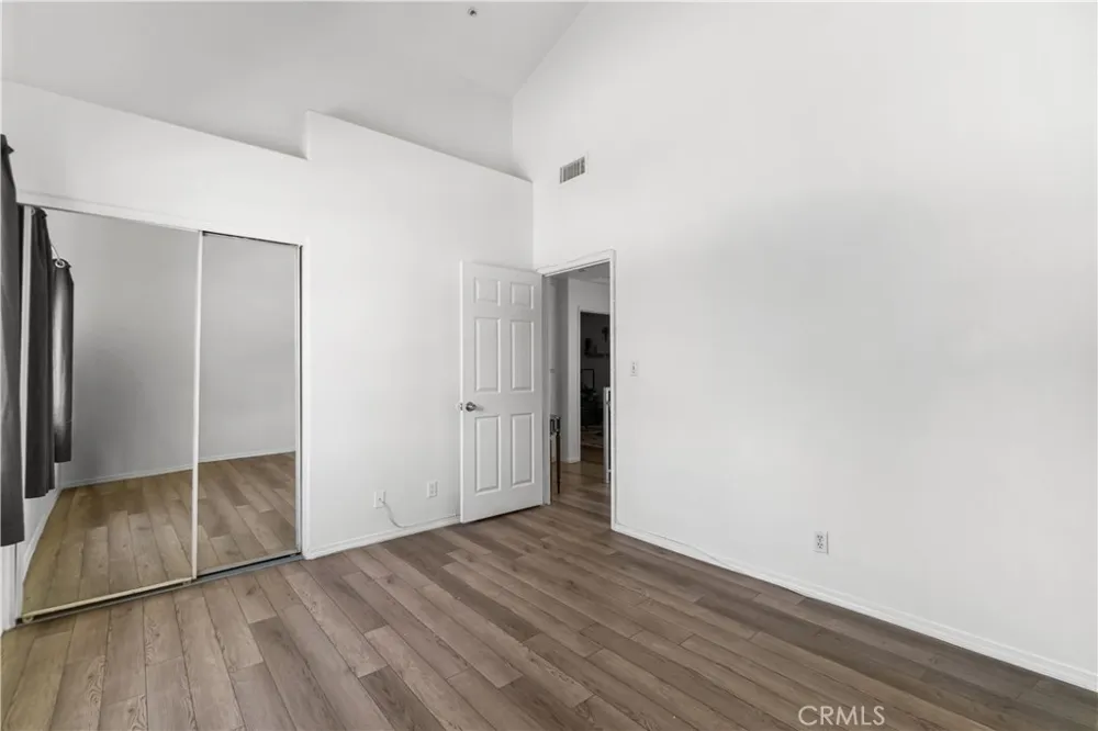 12120 Terra Bella Pacoima, CA 91331