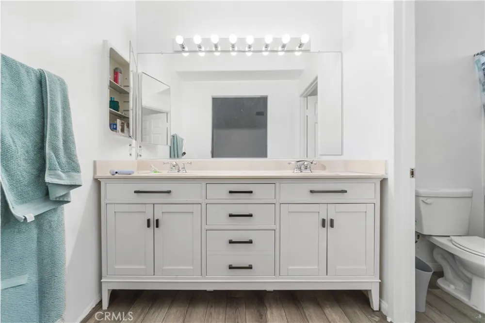 12120 Terra Bella Pacoima, CA 91331