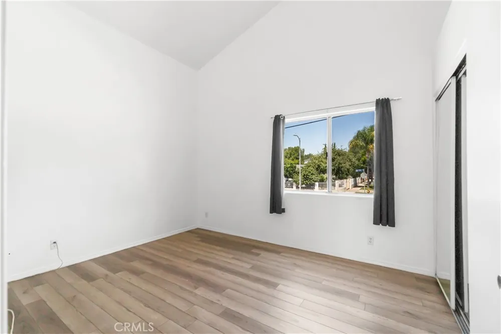 12120 Terra Bella Pacoima, CA 91331