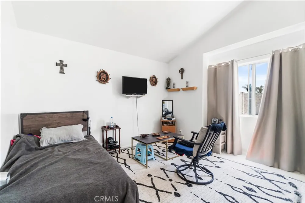 12120 Terra Bella Pacoima, CA 91331
