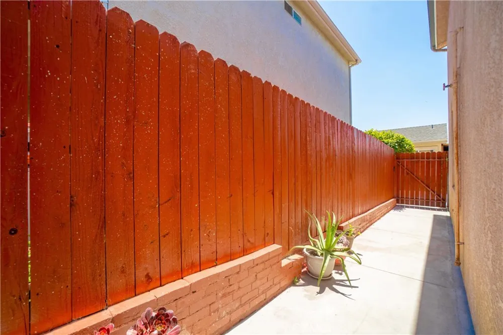 12120 Terra Bella Pacoima, CA 91331