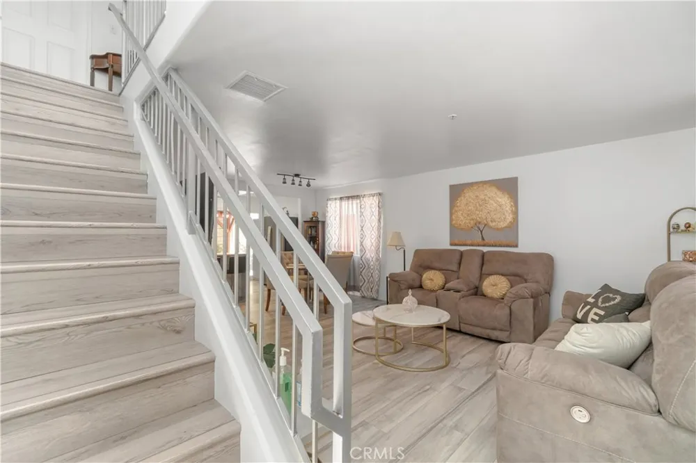 12120 Terra Bella Pacoima, CA 91331