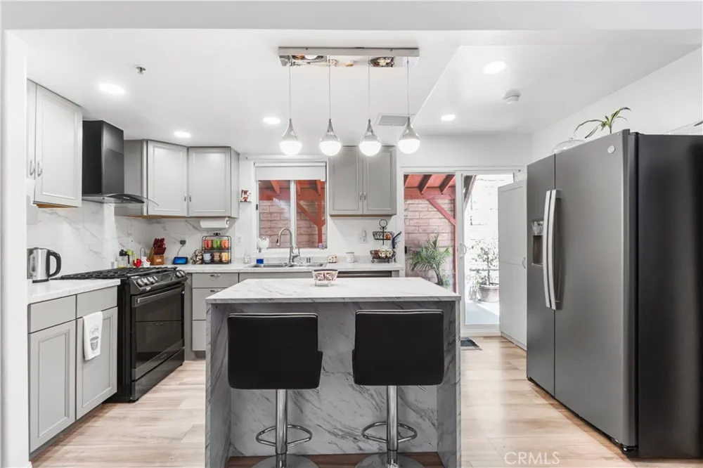 12120 Terra Bella Pacoima, CA 91331
