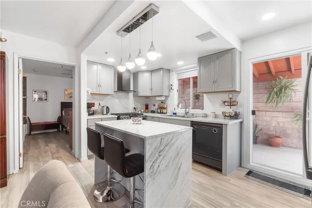 12120 Terra Bella Pacoima, CA 91331