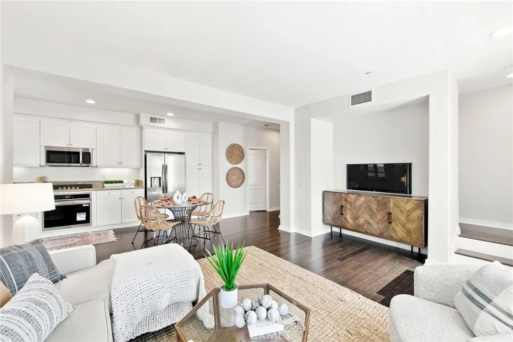 5410 W 149th Place #16 Hawthorne, CA 90250