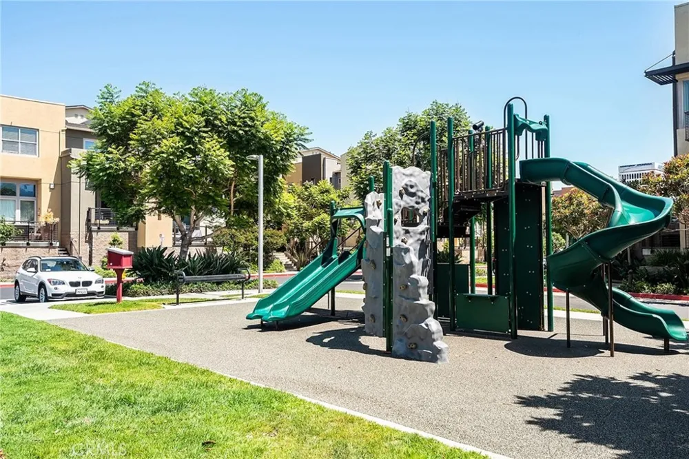 5410 W 149th Place #16 Hawthorne, CA 90250