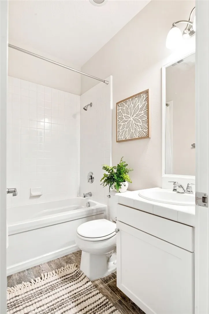 5410 W 149th Place #16 Hawthorne, CA 90250