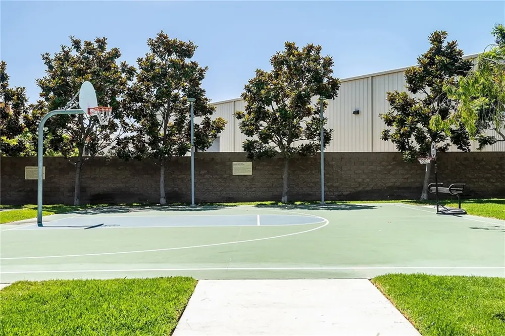 5410 W 149th Place #16 Hawthorne, CA 90250